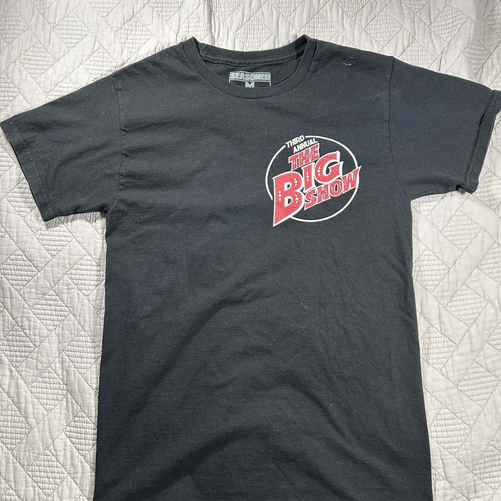 Source Unknown Black Tee with Red Graphic